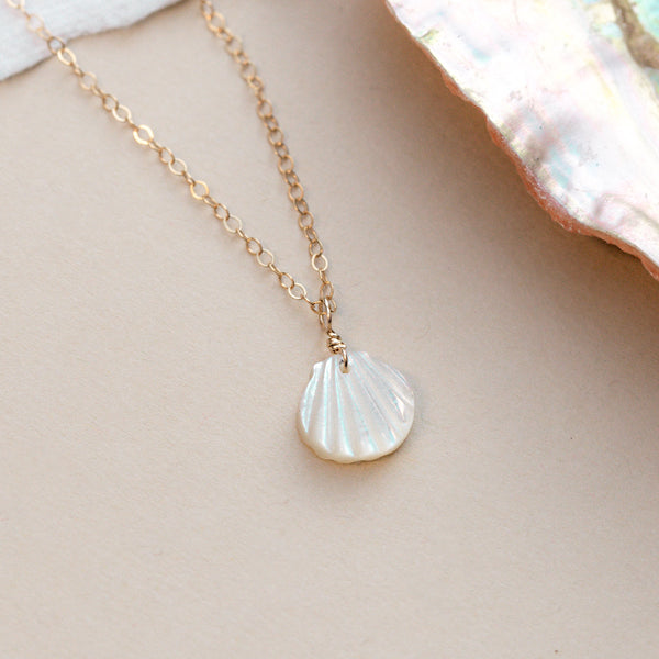 Mother Of Pearl Shell Pendant Necklace