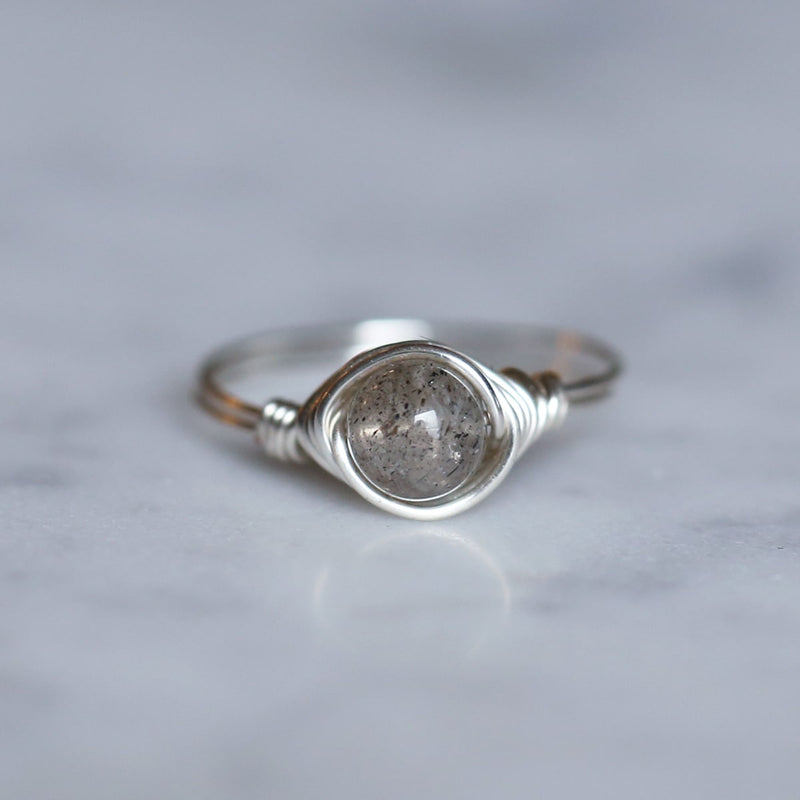 labradorite gemstone solitaire ring made with sterling silver